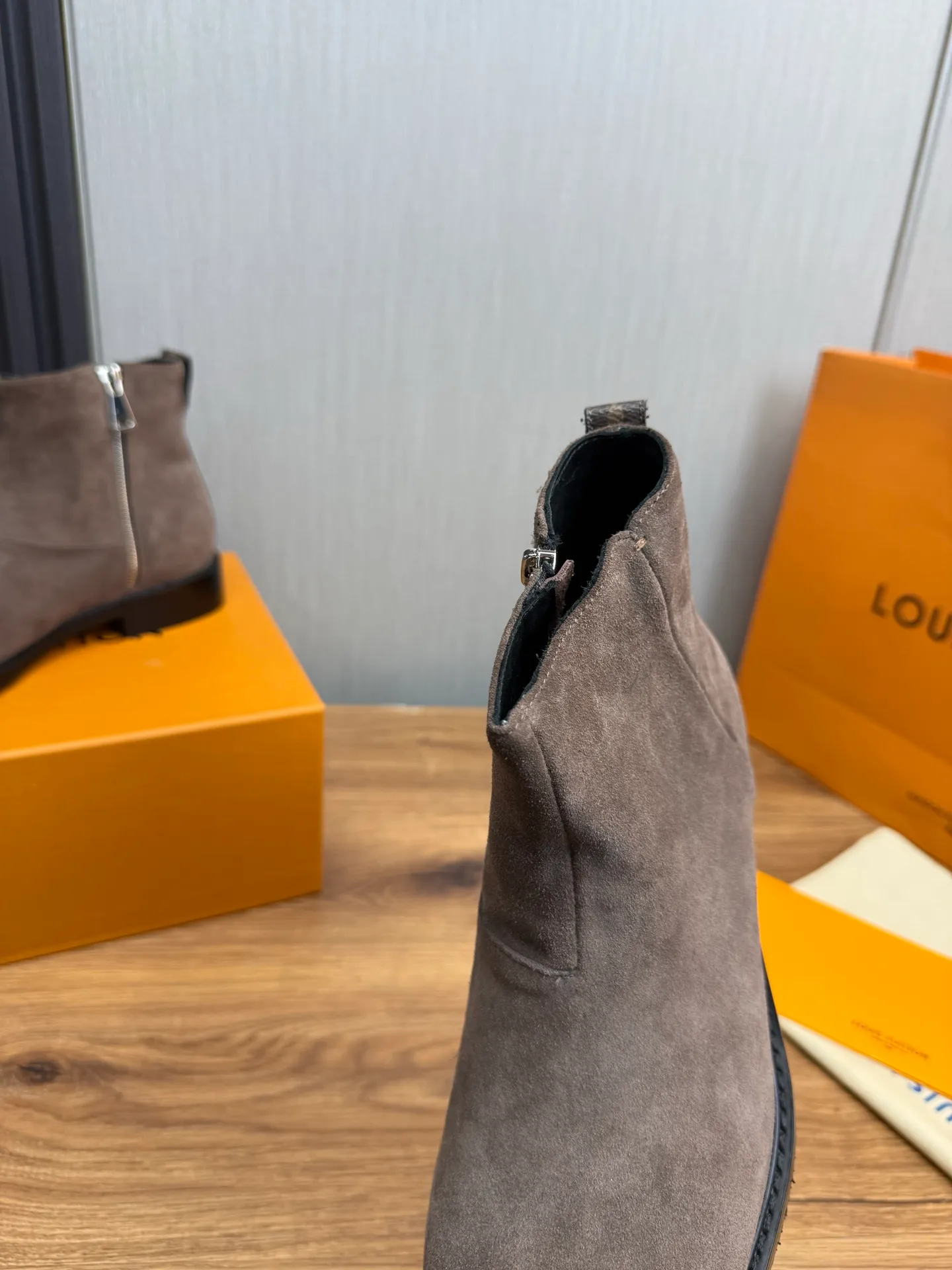Men's shoes 💰760💰 LV. - Men's business casual leather shoes, top quality products. 1:1 shipment ⬆️Luxurious and noble 👞All imported original brand leather materials, just to create a more comfortable wearing experience, upper: original frosted cowhide ➕Imported full cow lining, original outsole ✔️16-45 (38.45 non-refundable)